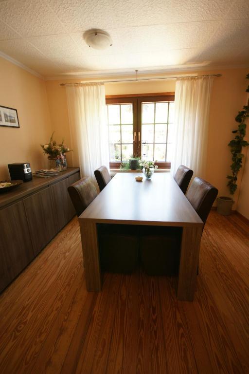 Dahlem  Landgasthof Em Lade מראה חיצוני תמונה